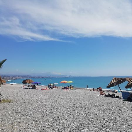 Côte d'Azur joli studio 50m plage, climatisation , parking. Villeneuve-Loubet Extérieur photo