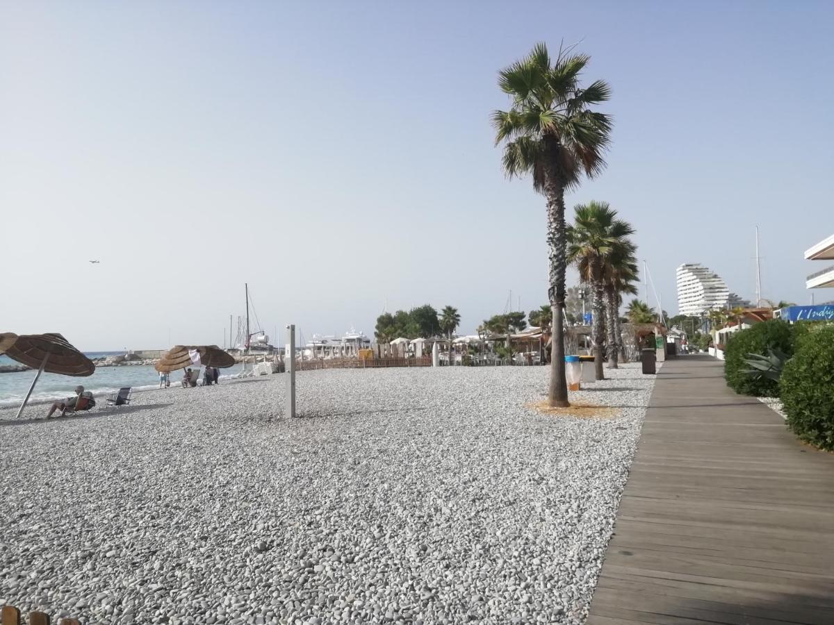 Côte d'Azur joli studio 50m plage, climatisation , parking. Villeneuve-Loubet Extérieur photo